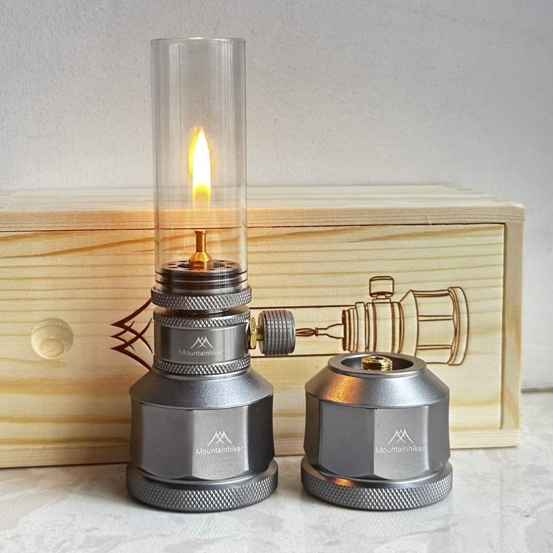 Cooking On Camping Stove - Kamp Gaz Lambası Taşınabilir Küçük Asılı